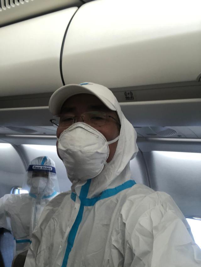 1640936924022063040.jpg 2-与国足同机飞赴阿联酋.jpg