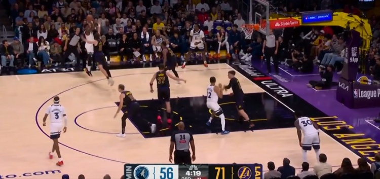 LOL-第十个三分终于进了！爱德华兹单打里夫斯撤步三分命中